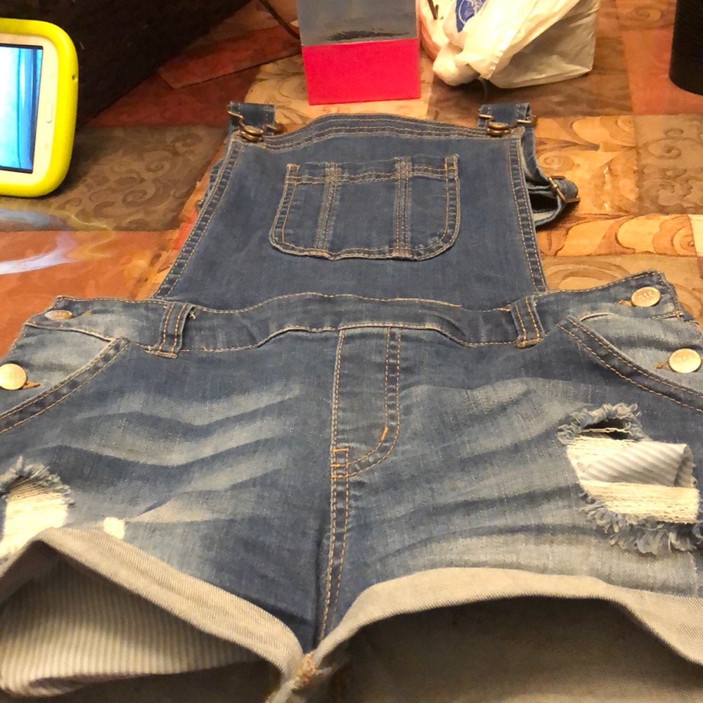 Overall shorts from Papaya